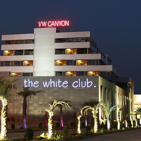 Vw Canyon Rāipur Esterno foto