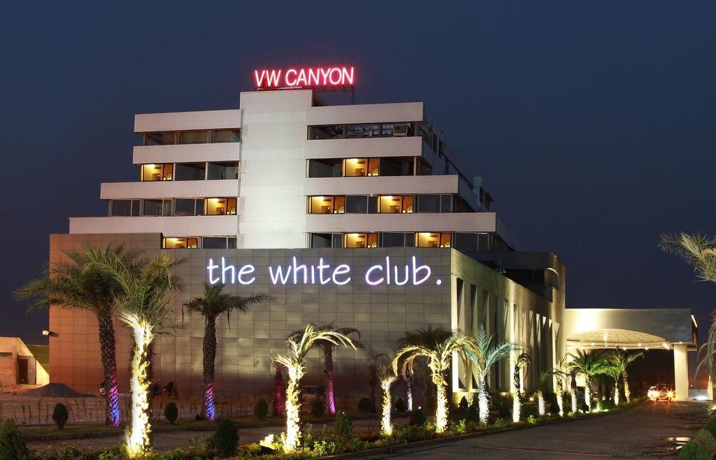 Vw Canyon Rāipur Esterno foto